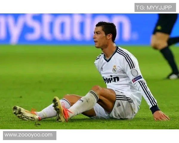 皇马惨遭蹂躏!在欧冠小组赛中遭遇惨败,球迷呼吁换帅!